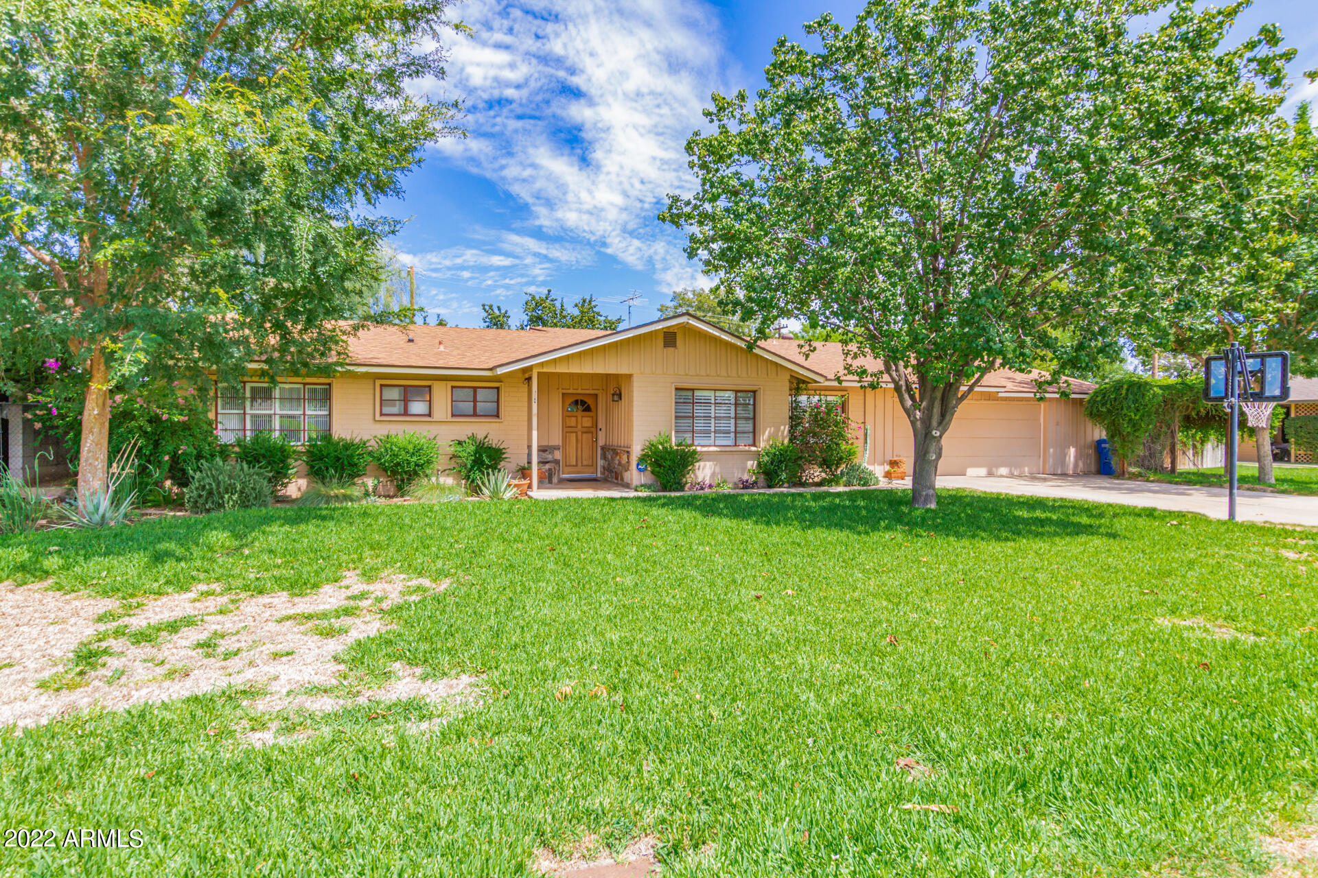148 East Royal Palm Road Phoenix, AZ 85020 - Photo 3 of 39 3 - Royal Palm