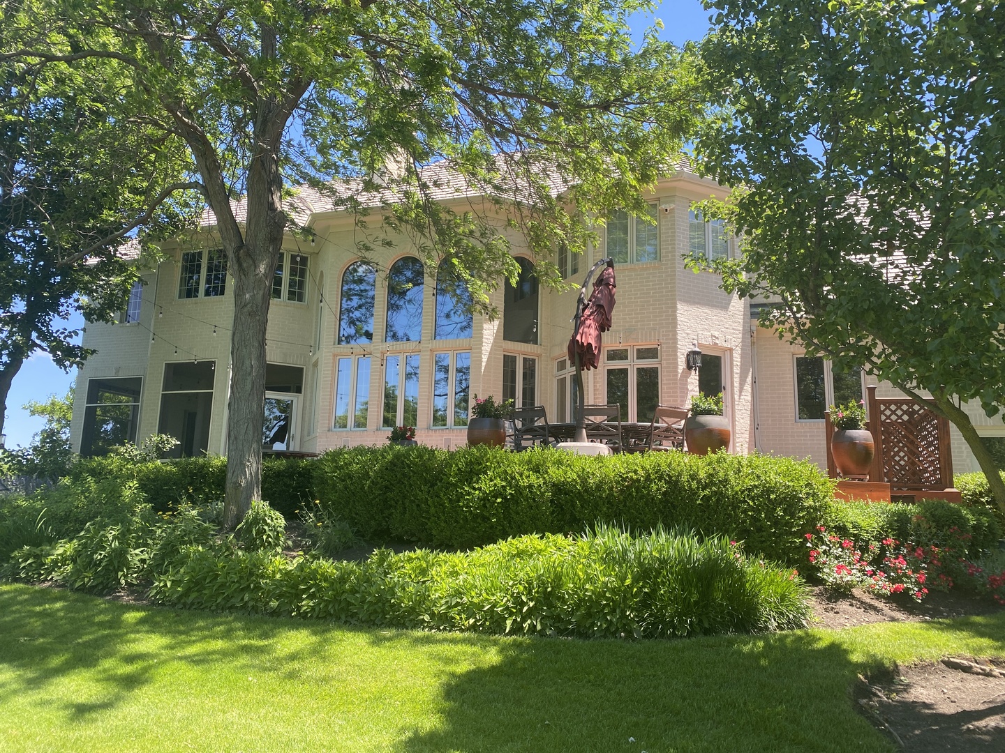 4454 Kettering Drive Long Grove, IL 60047 - Photo 43 of 44 a front view of a house with garden