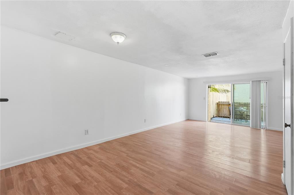 7551 Abonado Road Tampa, FL 33615 - Photo 4 of 22