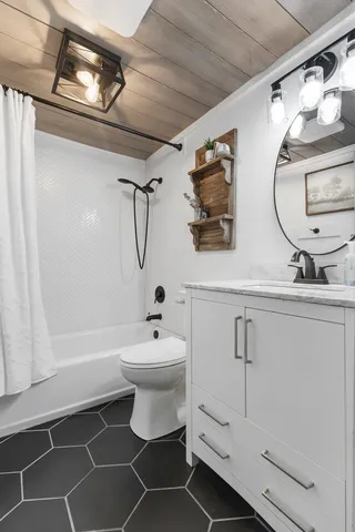 $429,900 | 6610 Cherry Valley Road, Kingston, IL 60145