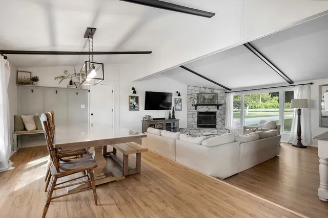 $429,900 | 6610 Cherry Valley Road, Kingston, IL 60145