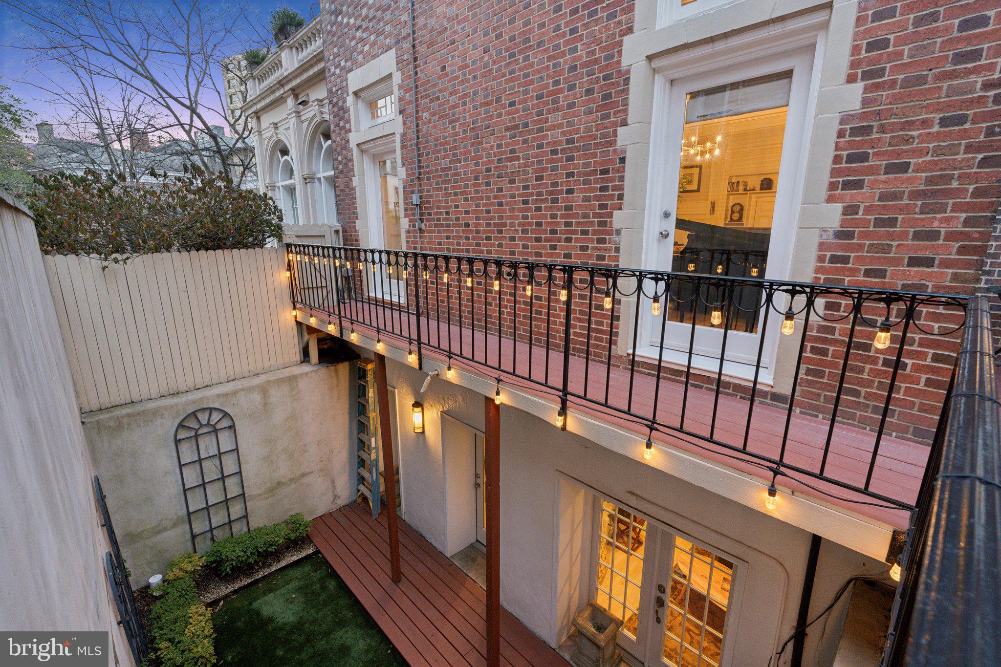 2001 19th Street Northwest, Unit 4 Washington, DC 20009 - Photo 37 of 42 a view of a house with wooden fence