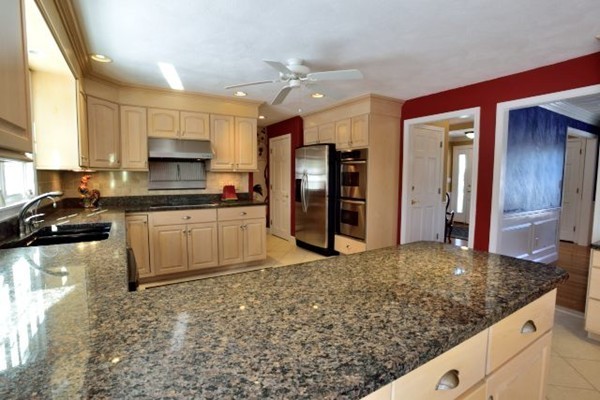 211 Candlestick Road North Andover, MA 01845 - Photo 14 of 30 Gallery Image 14