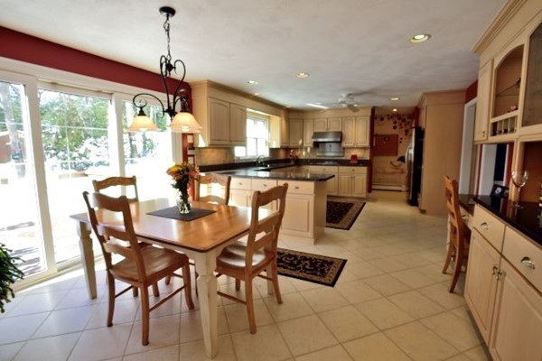 211 Candlestick Road North Andover, MA 01845 - Photo 16 of 30 Gallery Image 16