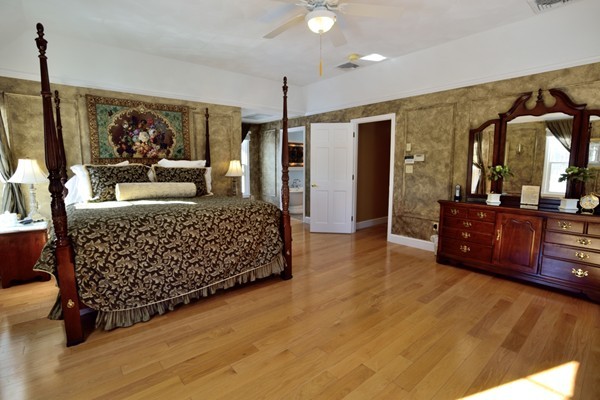 211 Candlestick Road North Andover, MA 01845 - Photo 20 of 30 Gallery Image 20