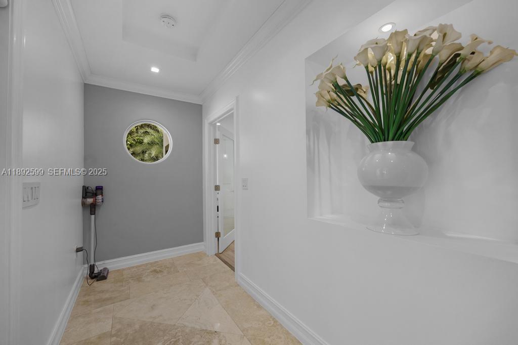 155 West 60th Street Hialeah, FL 33012 - Photo 8 of 29 a view of a hallway with a flower pot
