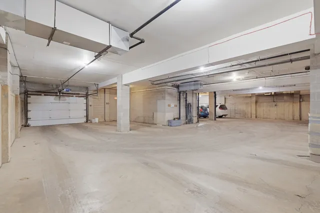 $305,000 | 2046 St Johns Avenue, Unit 3E, Highland Park, IL 60035