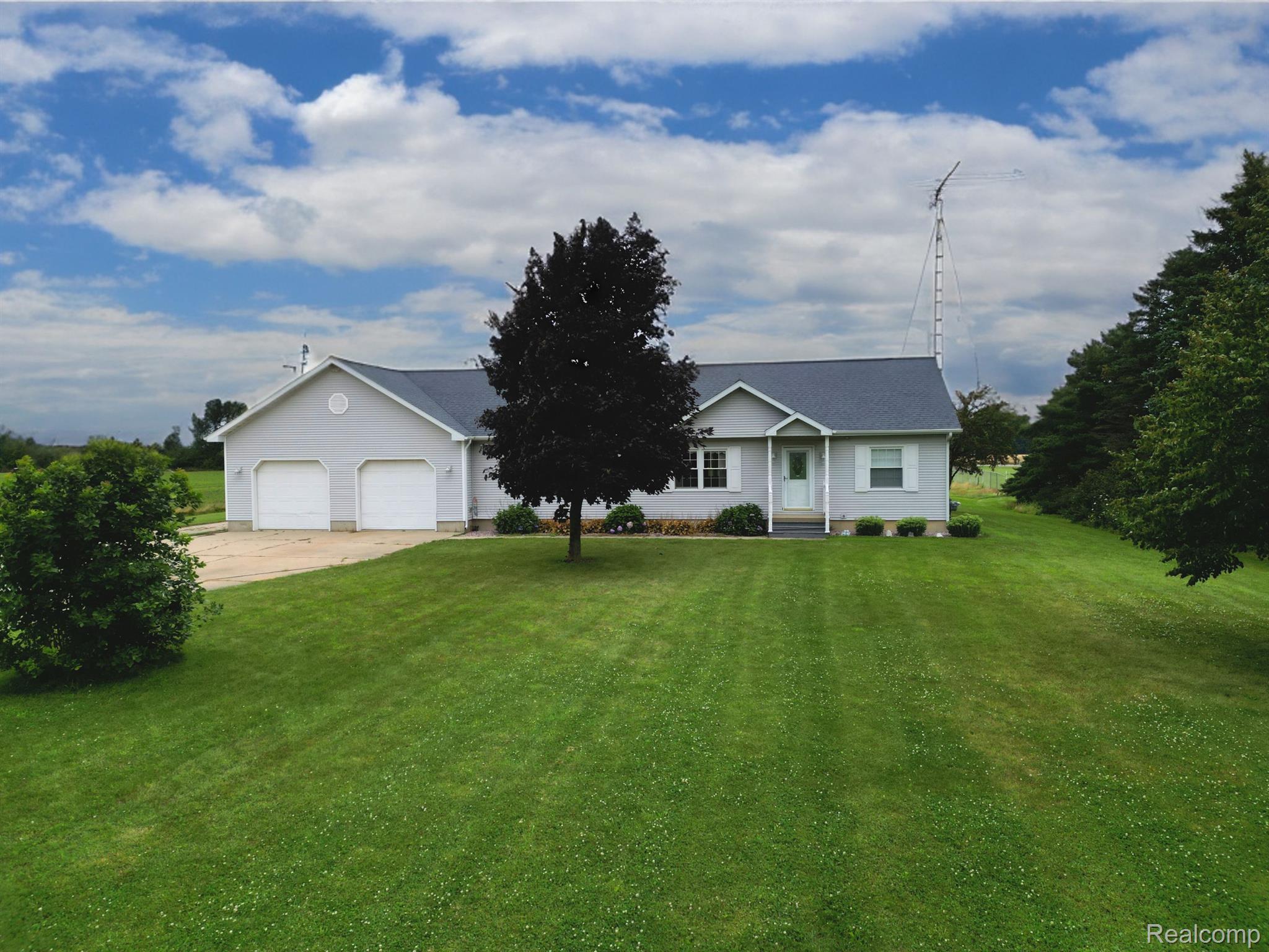 4246 Ferden Road New Lothrop, MI 48460 - Photo 3 of 48 Gallery Image 3
