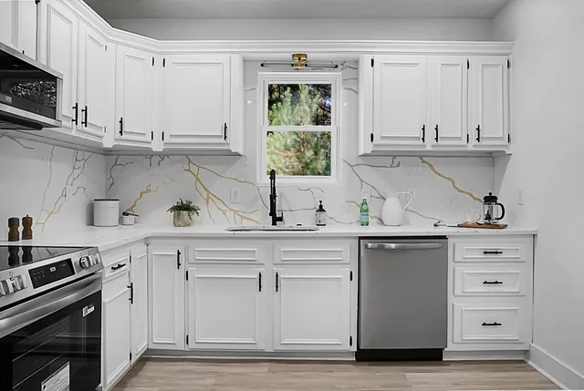 $549,000 | 8527 Benjamin Simmons Road, Hollywood, SC 29449