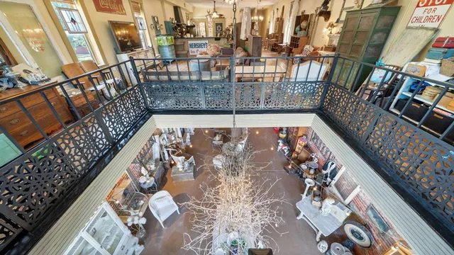 a view of entryway with a front door