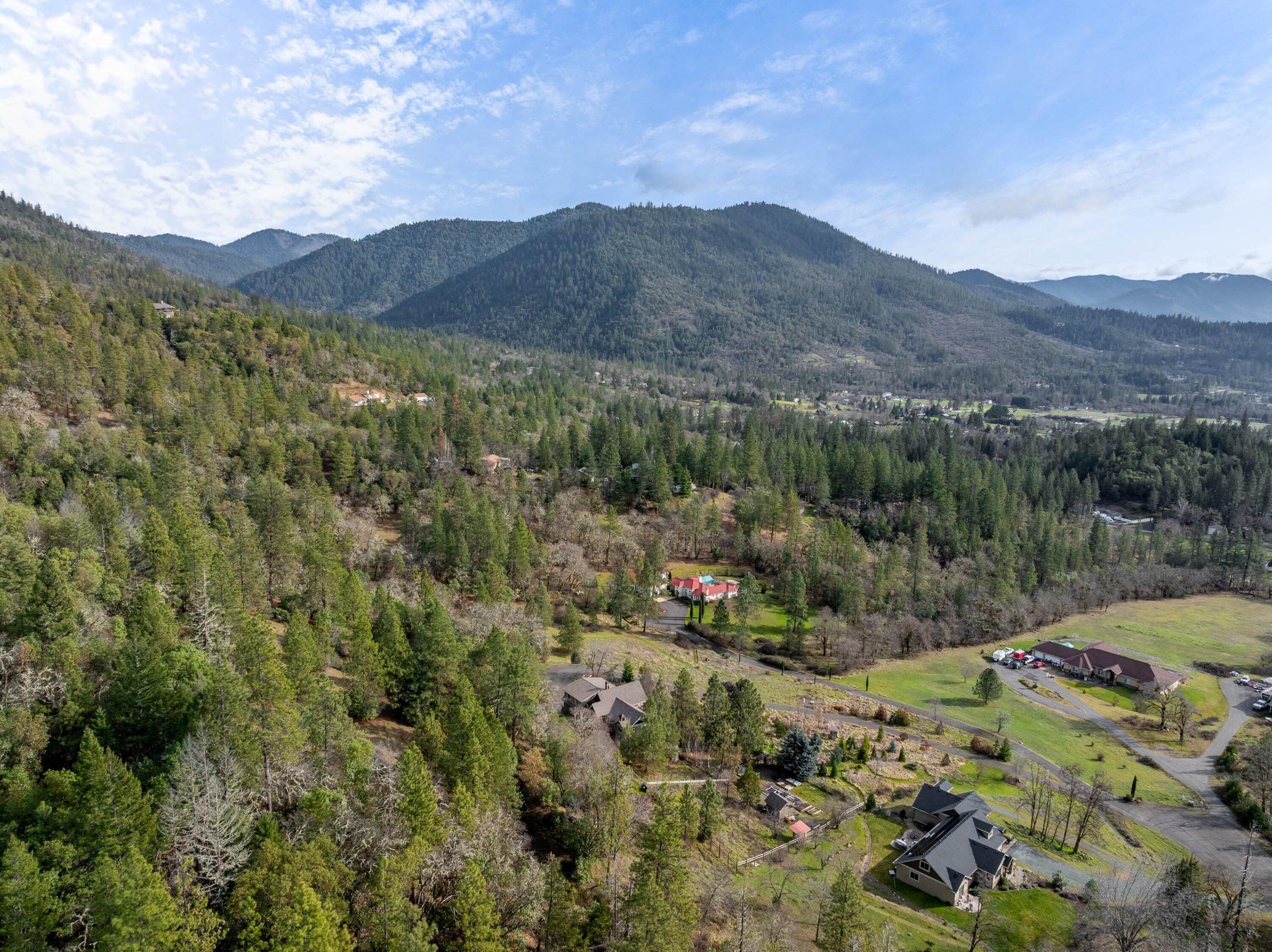 252 Frontier Lane Grants Pass, OR 97526 - Photo 39 of 65 004_drone_4_of_7_799
