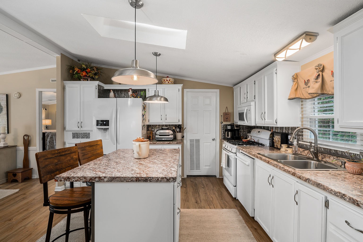 379 Howard Redmon Road Sparta, TN 38583 - Photo 10 of 34