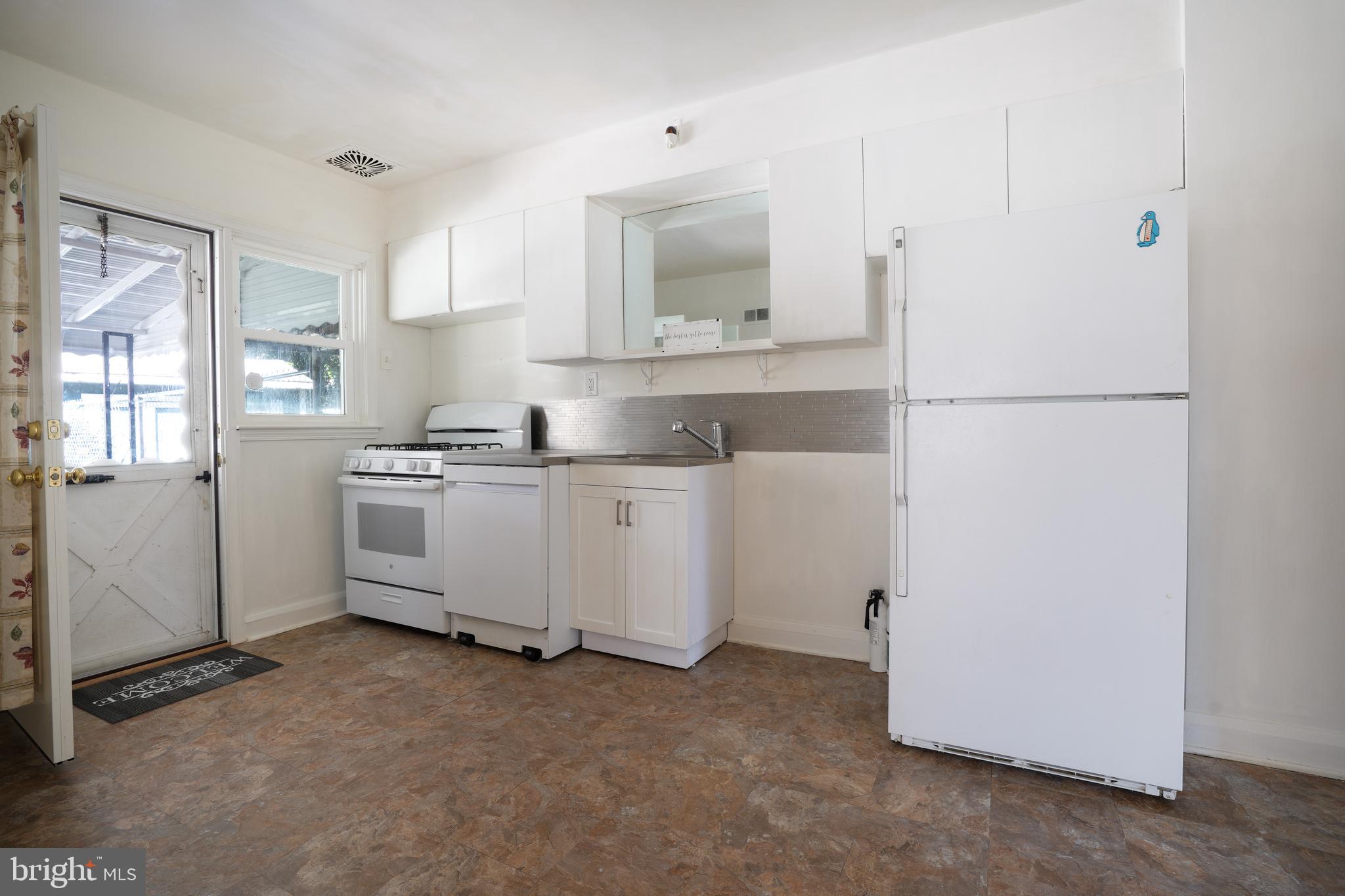 704 Stamford Road Baltimore, MD 21229 - Photo 22 of 29
