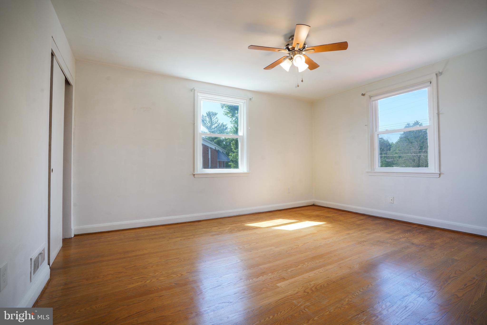 704 Stamford Road Baltimore, MD 21229 - Photo 7 of 29