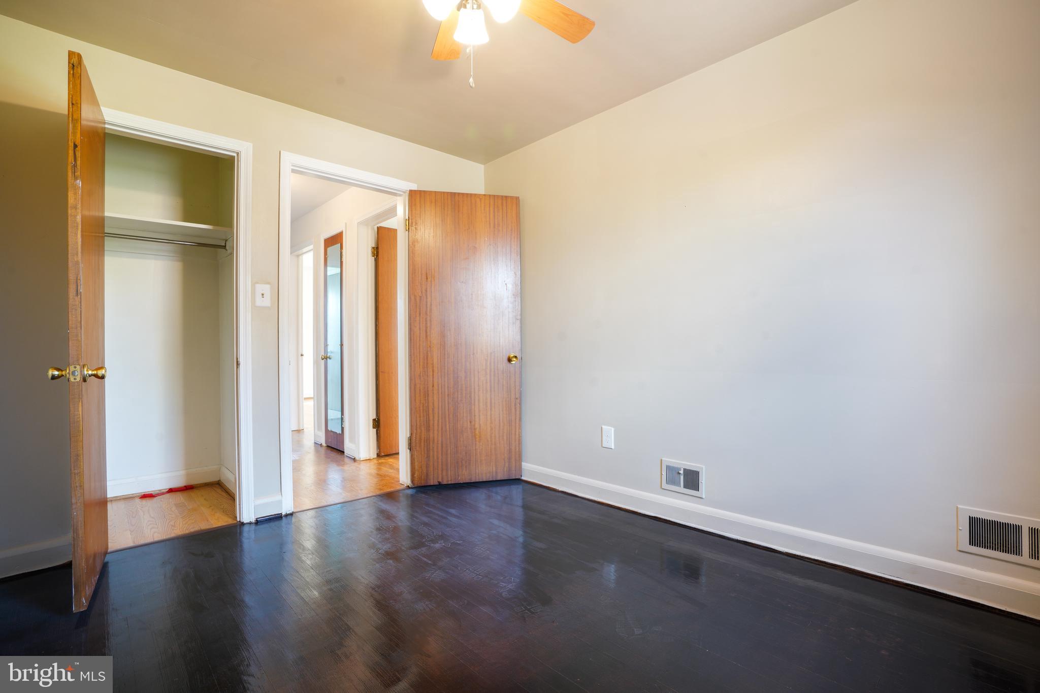 704 Stamford Road Baltimore, MD 21229 - Photo 10 of 29