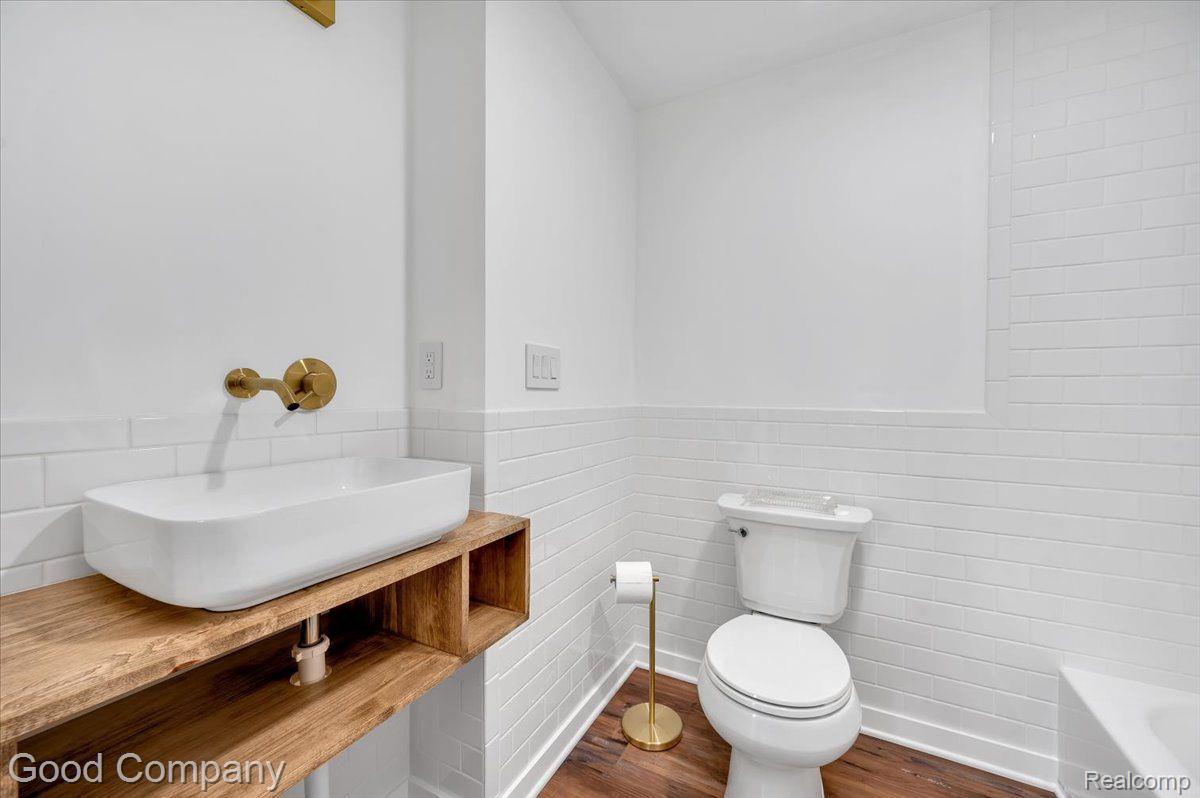 5136 Reymont Road Waterford, MI 48327 - Photo 12 of 24 Gallery Image 12
