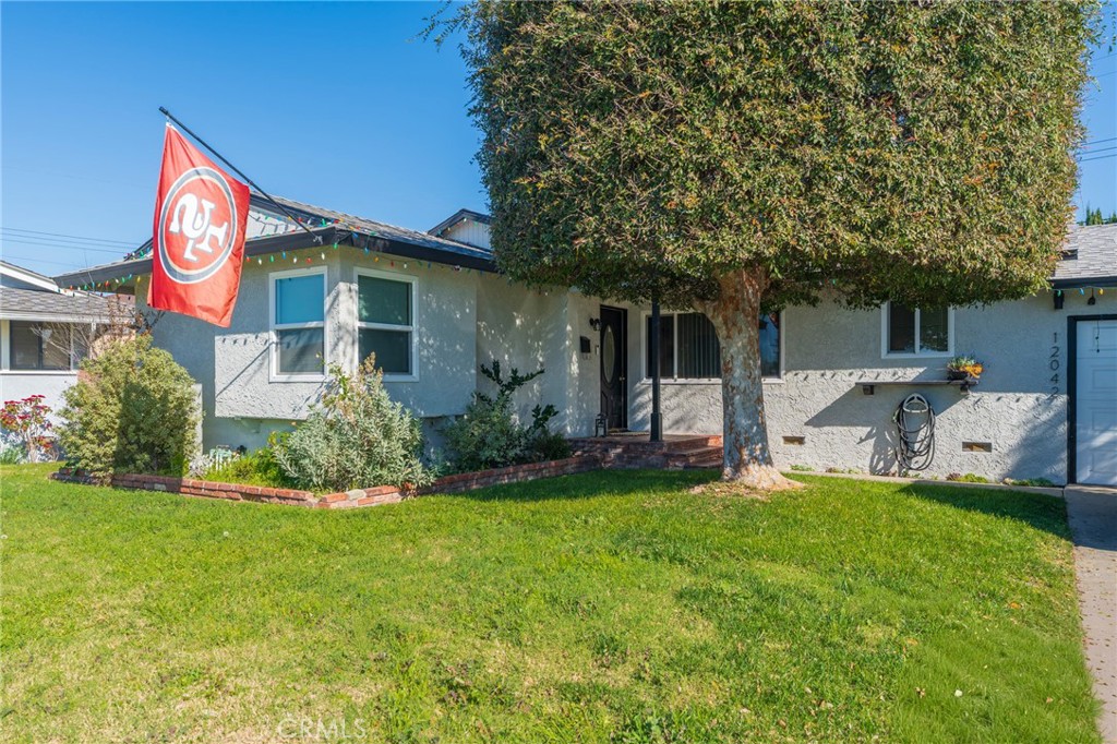 12042 Hackamore Road Garden Grove, CA 92840 - Photo 3 of 36