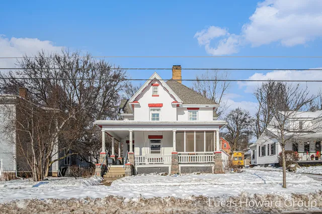 $274,900 | 326 East Washington Street, Ionia, MI 48846