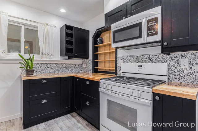 $274,900 | 326 East Washington Street, Ionia, MI 48846