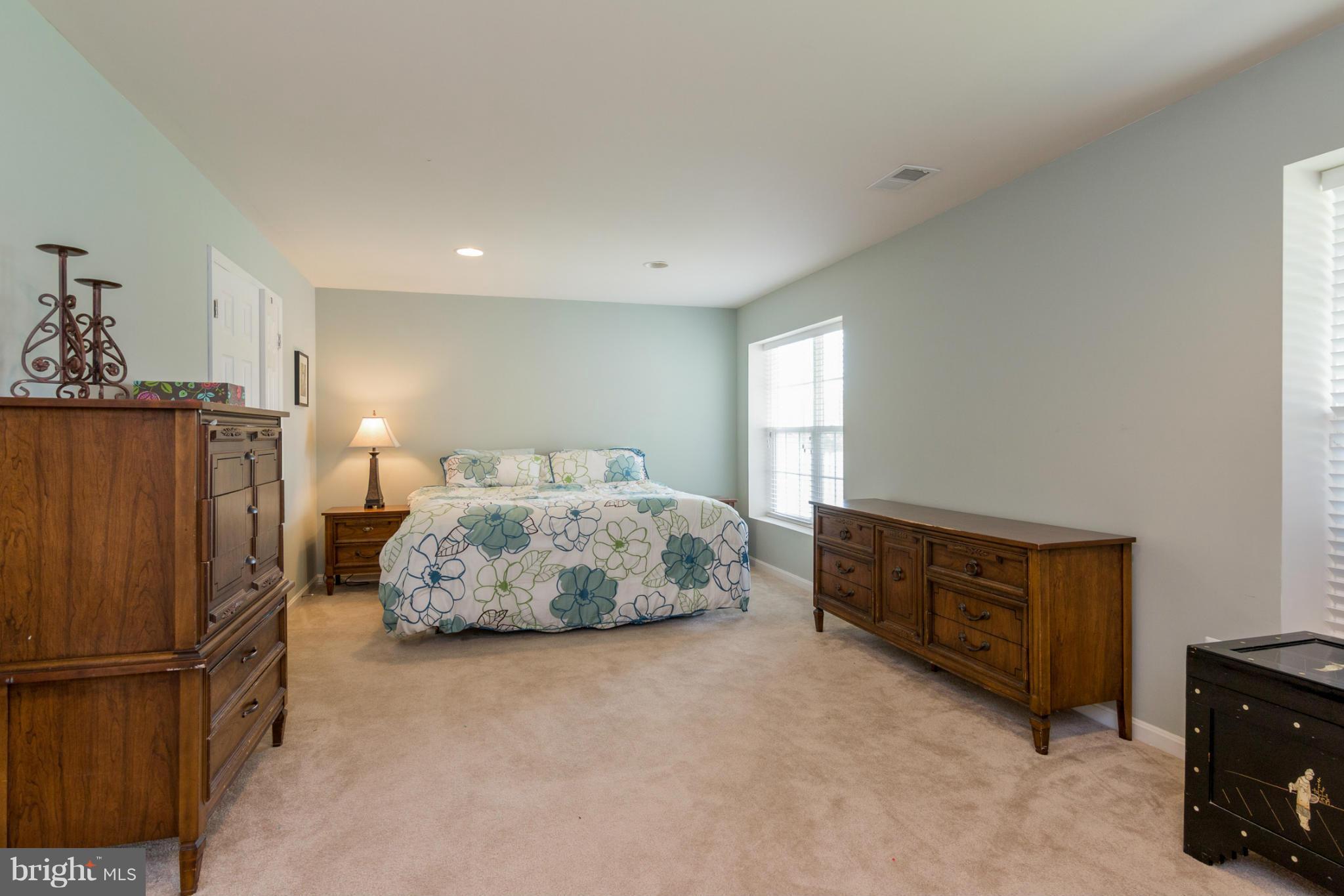 6705 Pebble Brooke Road Baltimore, MD 21209 - Photo 26 of 30 BEDROOM #5 W/ LOTS OF WINDOWS