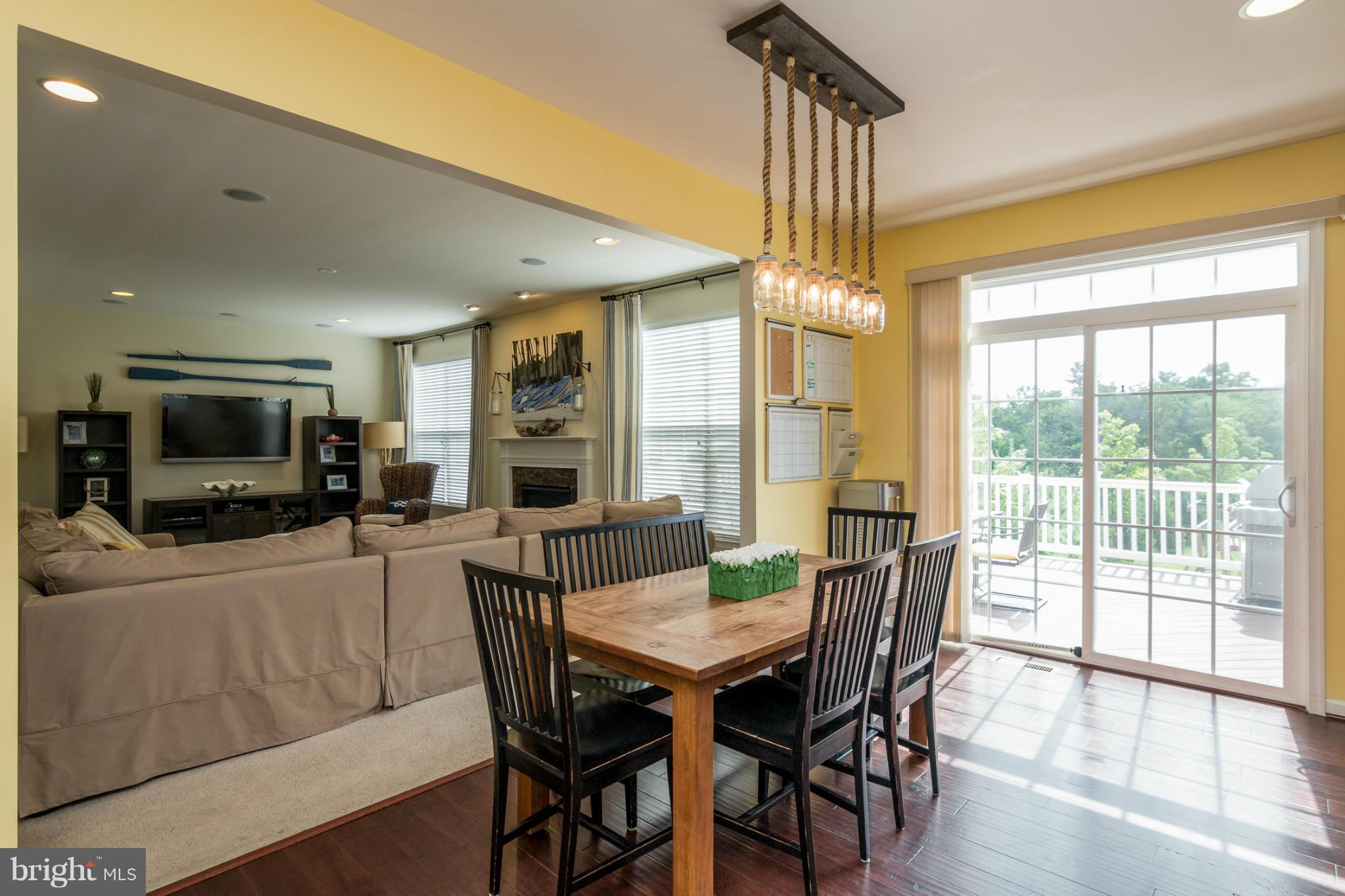 6705 Pebble Brooke Road Baltimore, MD 21209 - Photo 10 of 30 EATING AREA