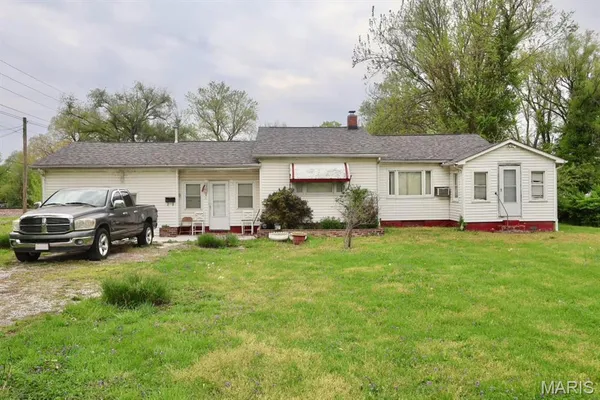 $40,000 | 169 Homeside Drive, Alorton, IL 62207
