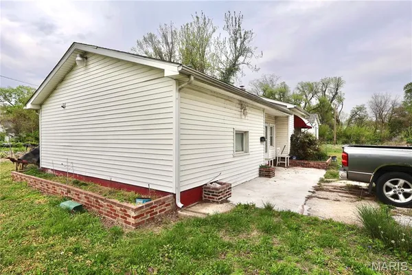 $40,000 | 169 Homeside Drive, Alorton, IL 62207