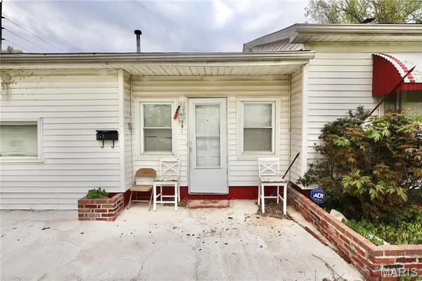 $40,000 | 169 Homeside Drive, Alorton, IL 62207