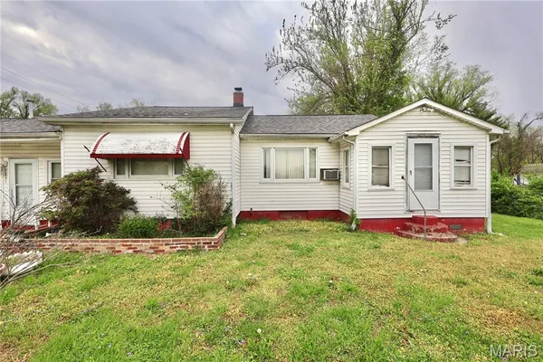 $40,000 | 169 Homeside Drive, Alorton, IL 62207