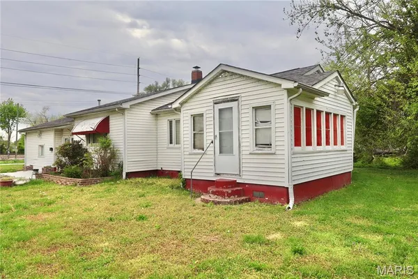 $40,000 | 169 Homeside Drive, Alorton, IL 62207