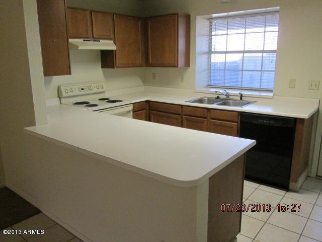 7905 West Thunderbird Road, Unit 300 Peoria, AZ 85381 - Photo 4 of 10 Stepsaver Kitchen