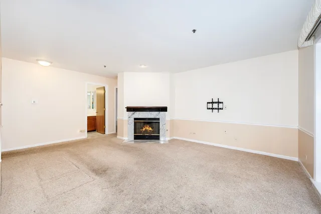 $350,000 | 127 Acacia Circle, Unit 304, Indian Head Park, IL 60525