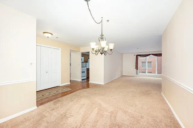 $350,000 | 127 Acacia Circle, Unit 304, Indian Head Park, IL 60525