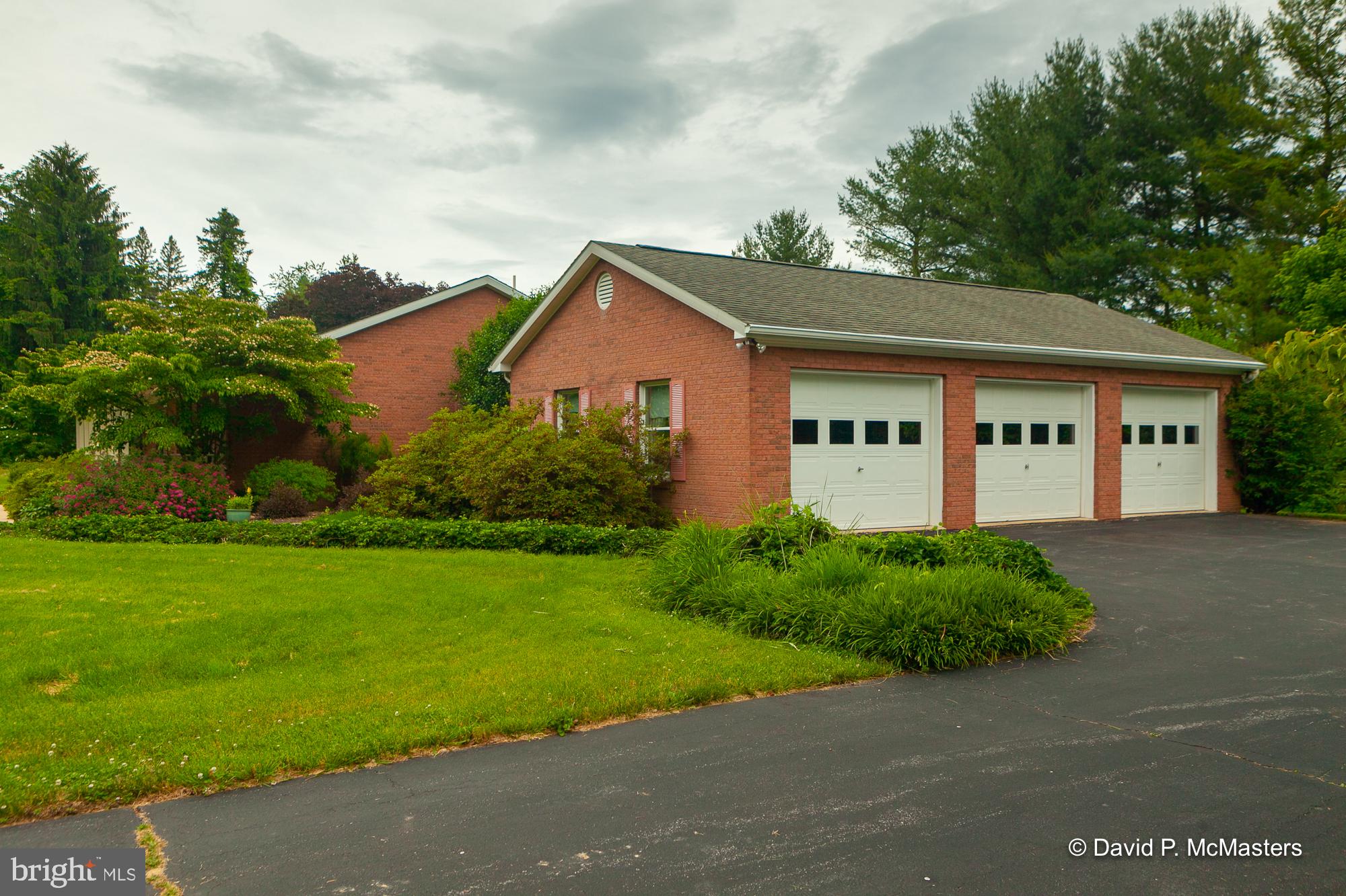 Large Three Car Garage