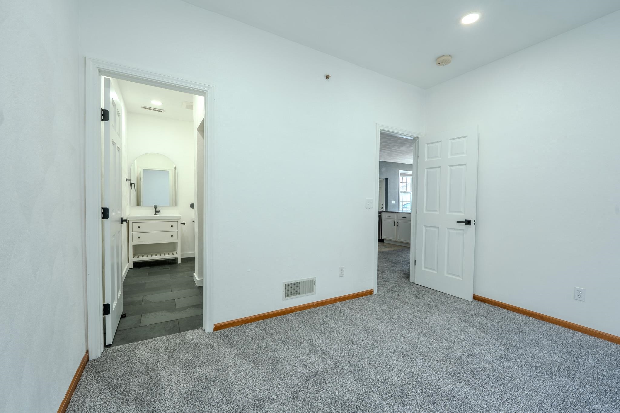 10164 Monarch Road, Unit 2 Roscoe, IL 61073 - Photo 10 of 18 Gallery Image 10