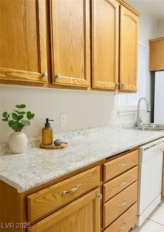 $1,995 | 1739 North Lamont Street, Las Vegas, NV 89115