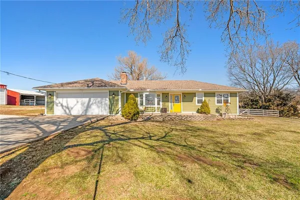 $425,000 | 5302 Highway 18, Adrian, MO 64720