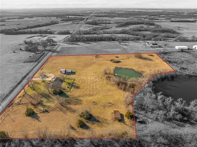 $425,000 | 5302 Highway 18, Adrian, MO 64720