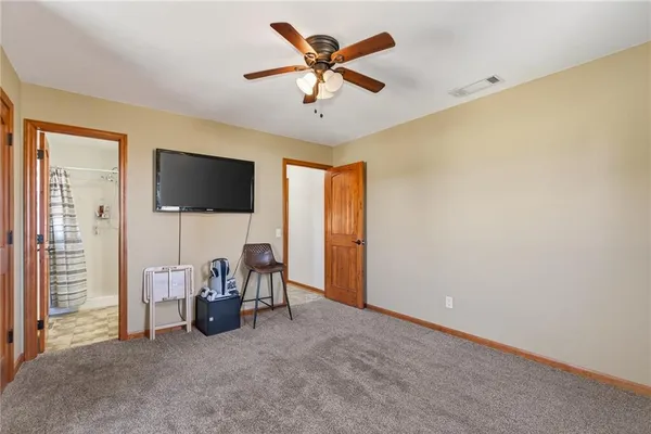 $425,000 | 5302 Highway 18, Adrian, MO 64720