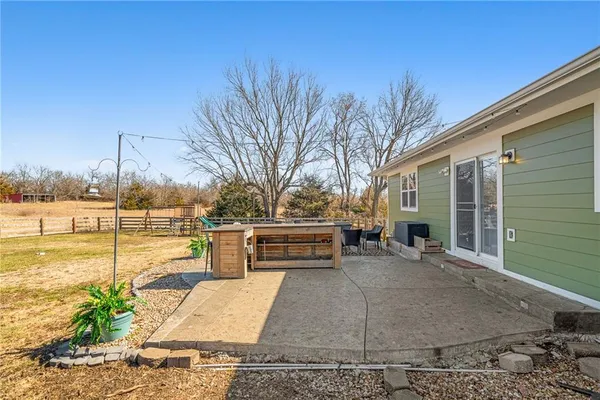 $425,000 | 5302 Highway 18, Adrian, MO 64720