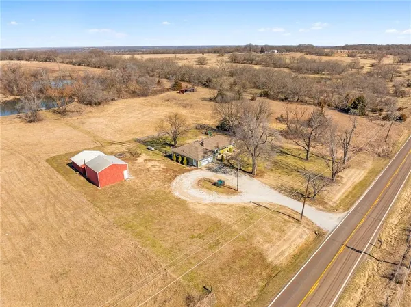 $425,000 | 5302 Highway 18, Adrian, MO 64720