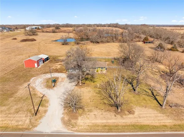 $425,000 | 5302 Highway 18, Adrian, MO 64720