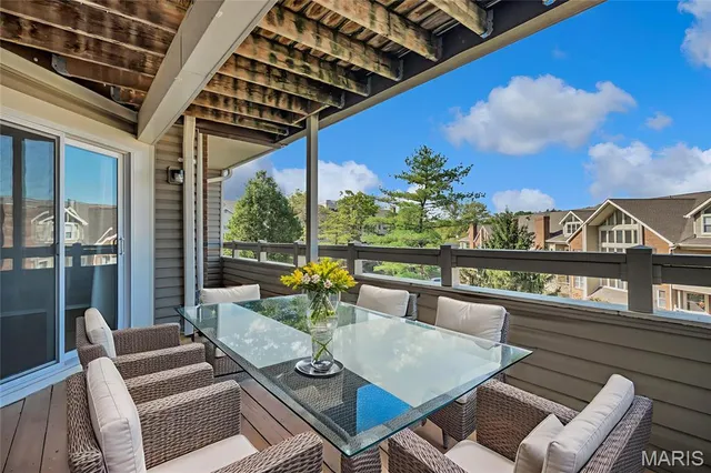 $225,000 | 1033 Wilton Royal Drive, Unit 107, Creve Coeur, MO 63146