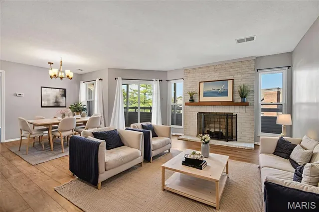 $225,000 | 1033 Wilton Royal Drive, Unit 107, Creve Coeur, MO 63146