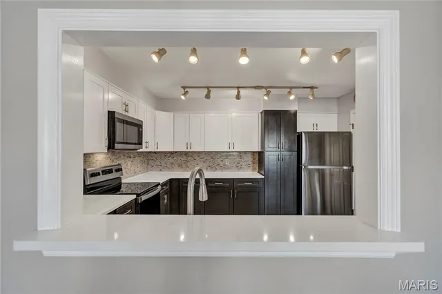 $225,000 | 1033 Wilton Royal Drive, Unit 107, Creve Coeur, MO 63146