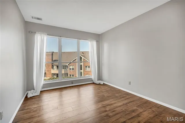 $225,000 | 1033 Wilton Royal Drive, Unit 107, Creve Coeur, MO 63146