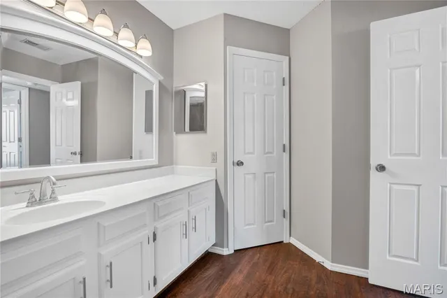 $225,000 | 1033 Wilton Royal Drive, Unit 107, Creve Coeur, MO 63146