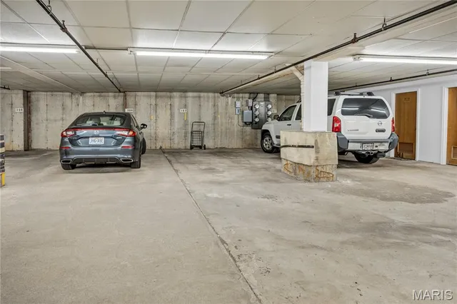 $225,000 | 1033 Wilton Royal Drive, Unit 107, Creve Coeur, MO 63146