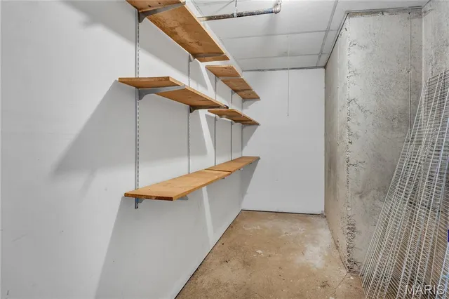 $225,000 | 1033 Wilton Royal Drive, Unit 107, Creve Coeur, MO 63146