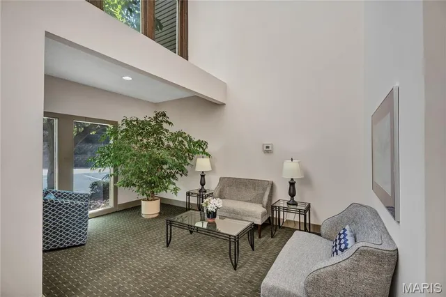 $225,000 | 1033 Wilton Royal Drive, Unit 107, Creve Coeur, MO 63146